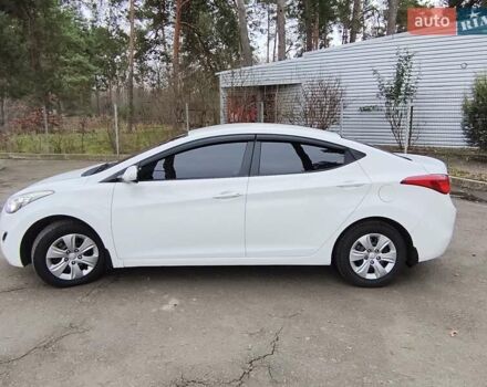 Белый Хендай Элантра, объемом двигателя 1.59 л и пробегом 113 тыс. км за 10300 $, фото 2 на Automoto.ua