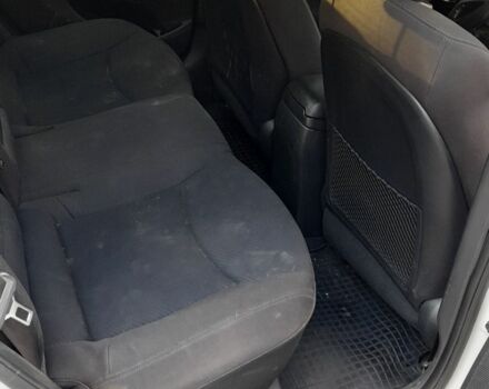 Білий Хендай Елантра, об'ємом двигуна 1.8 л та пробігом 192 тис. км за 2300 $, фото 5 на Automoto.ua