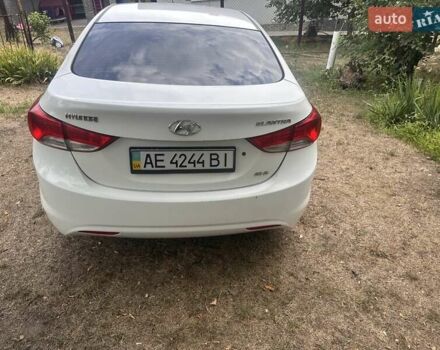 Белый Хендай Элантра, объемом двигателя 1.59 л и пробегом 290 тыс. км за 8200 $, фото 5 на Automoto.ua