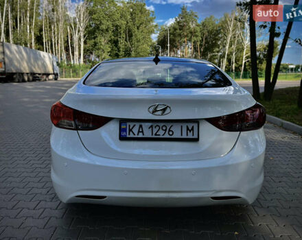 Білий Хендай Елантра, об'ємом двигуна 1.8 л та пробігом 252 тис. км за 9500 $, фото 15 на Automoto.ua
