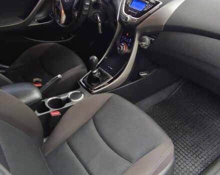 Белый Хендай Элантра, объемом двигателя 1.59 л и пробегом 113 тыс. км за 10300 $, фото 9 на Automoto.ua