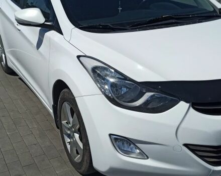 Белый Хендай Элантра, объемом двигателя 1.8 л и пробегом 216 тыс. км за 9000 $, фото 1 на Automoto.ua