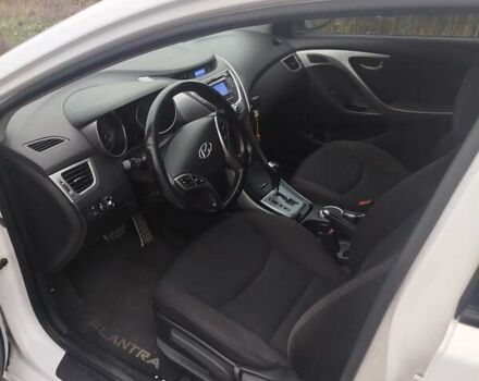 Белый Хендай Элантра, объемом двигателя 1.8 л и пробегом 178 тыс. км за 10200 $, фото 6 на Automoto.ua