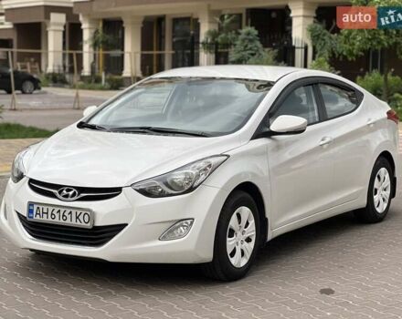 Белый Хендай Элантра, объемом двигателя 1.59 л и пробегом 121 тыс. км за 7300 $, фото 2 на Automoto.ua