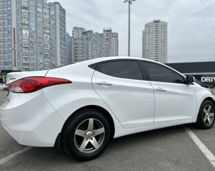 Белый Хендай Элантра, объемом двигателя 1.6 л и пробегом 107 тыс. км за 9700 $, фото 4 на Automoto.ua