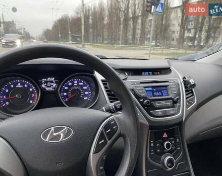 Білий Хендай Елантра, об'ємом двигуна 1.8 л та пробігом 130 тис. км за 8000 $, фото 5 на Automoto.ua