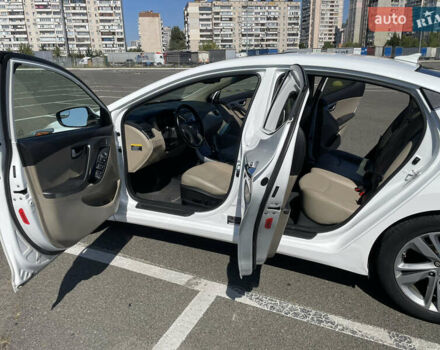Білий Хендай Елантра, об'ємом двигуна 1.8 л та пробігом 133 тис. км за 9300 $, фото 10 на Automoto.ua