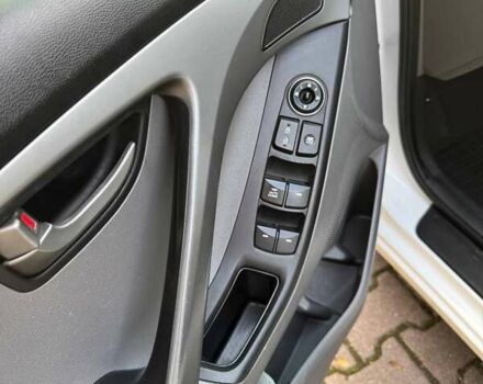 Білий Хендай Елантра, об'ємом двигуна 1.8 л та пробігом 155 тис. км за 7400 $, фото 23 на Automoto.ua