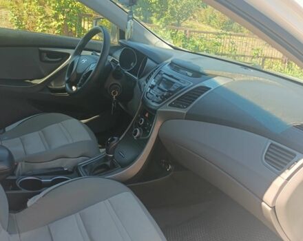 Белый Хендай Элантра, объемом двигателя 1.8 л и пробегом 175 тыс. км за 8700 $, фото 7 на Automoto.ua