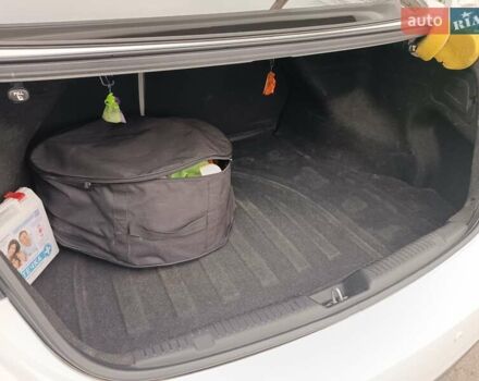 Білий Хендай Елантра, об'ємом двигуна 1.59 л та пробігом 240 тис. км за 9500 $, фото 15 на Automoto.ua