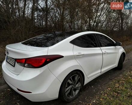 Хендай Елантра 2014 у Сумах на Automoto.ua Білий Хендай Елантра, об'ємом двигуна 1.8 л та пробігом 198 тис. км за 7800 $, фото 3 на Automoto.ua