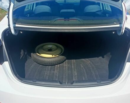 Белый Хендай Элантра, объемом двигателя 1.8 л и пробегом 175 тыс. км за 8700 $, фото 12 на Automoto.ua