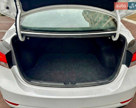 Белый Хендай Элантра, объемом двигателя 1.8 л и пробегом 127 тыс. км за 8400 $, фото 21 на Automoto.ua