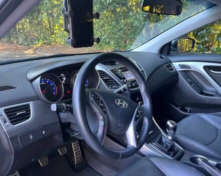 Белый Хендай Элантра, объемом двигателя 2 л и пробегом 75 тыс. км за 2300 $, фото 7 на Automoto.ua