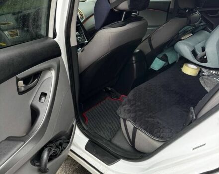 Белый Хендай Элантра, объемом двигателя 1.8 л и пробегом 204 тыс. км за 7500 $, фото 10 на Automoto.ua