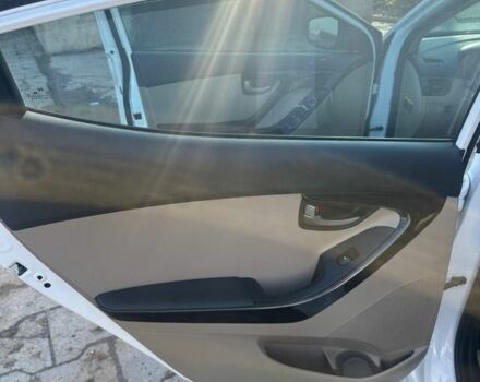 Белый Хендай Элантра, объемом двигателя 1.8 л и пробегом 140 тыс. км за 10800 $, фото 19 на Automoto.ua