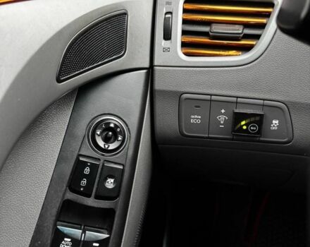 Белый Хендай Элантра, объемом двигателя 1.8 л и пробегом 204 тыс. км за 7500 $, фото 2 на Automoto.ua