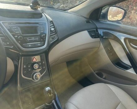 Белый Хендай Элантра, объемом двигателя 1.8 л и пробегом 140 тыс. км за 10800 $, фото 17 на Automoto.ua