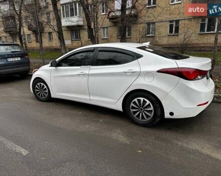 Белый Хендай Элантра, объемом двигателя 1.8 л и пробегом 204 тыс. км за 7500 $, фото 2 на Automoto.ua