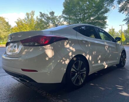 Белый Хендай Элантра, объемом двигателя 2 л и пробегом 75 тыс. км за 2300 $, фото 5 на Automoto.ua