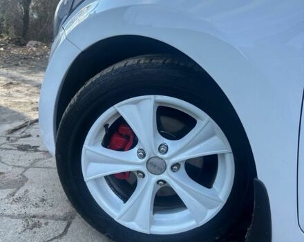 Белый Хендай Элантра, объемом двигателя 1.8 л и пробегом 140 тыс. км за 10800 $, фото 15 на Automoto.ua