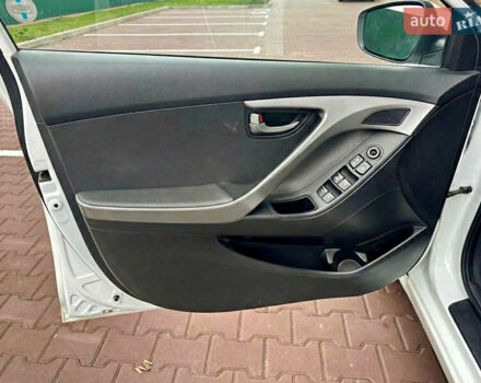 Белый Хендай Элантра, объемом двигателя 1.8 л и пробегом 127 тыс. км за 8400 $, фото 20 на Automoto.ua