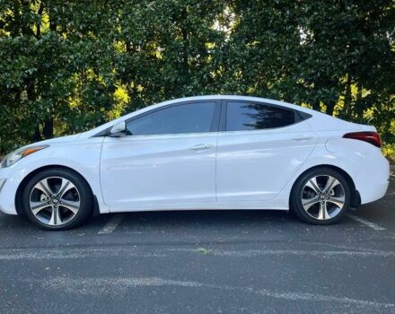 Белый Хендай Элантра, объемом двигателя 2 л и пробегом 75 тыс. км за 2300 $, фото 2 на Automoto.ua