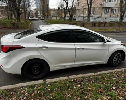 Белый Хендай Элантра, объемом двигателя 1.8 л и пробегом 204 тыс. км за 7500 $, фото 6 на Automoto.ua