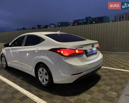 Белый Хендай Элантра, объемом двигателя 1.8 л и пробегом 163 тыс. км за 10500 $, фото 6 на Automoto.ua