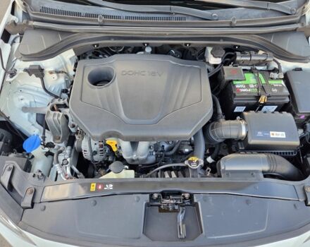 Белый Хендай Элантра, объемом двигателя 1.6 л и пробегом 195 тыс. км за 10500 $, фото 22 на Automoto.ua