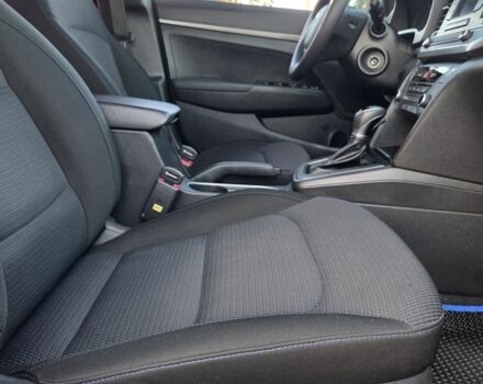 Белый Хендай Элантра, объемом двигателя 1.6 л и пробегом 195 тыс. км за 10500 $, фото 20 на Automoto.ua