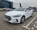 Белый Хендай Элантра, объемом двигателя 1.6 л и пробегом 195 тыс. км за 10500 $, фото 2 на Automoto.ua