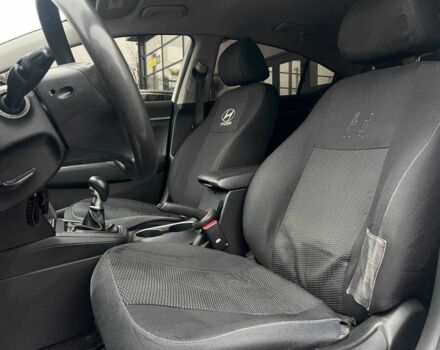 Білий Хендай Елантра, об'ємом двигуна 1.6 л та пробігом 220 тис. км за 11800 $, фото 8 на Automoto.ua