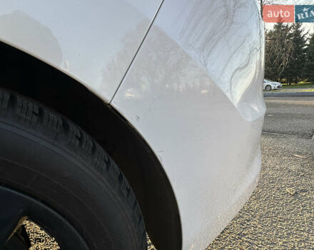 Белый Хендай Элантра, объемом двигателя 2 л и пробегом 180 тыс. км за 8900 $, фото 25 на Automoto.ua