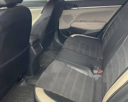 Белый Хендай Элантра, объемом двигателя 2 л и пробегом 112 тыс. км за 11800 $, фото 11 на Automoto.ua