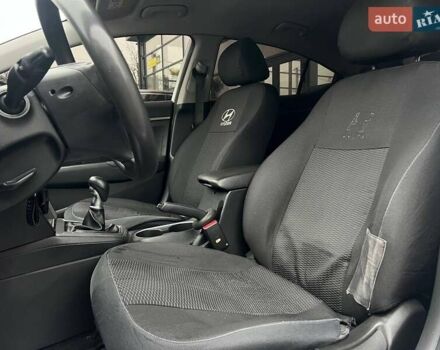 Белый Хендай Элантра, объемом двигателя 1.59 л и пробегом 220 тыс. км за 11800 $, фото 8 на Automoto.ua