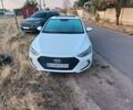 Белый Хендай Элантра, объемом двигателя 2 л и пробегом 200 тыс. км за 9500 $, фото 1 на Automoto.ua
