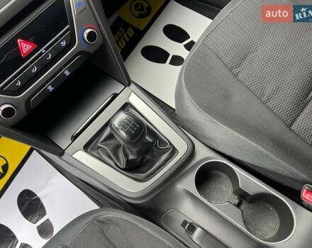 Белый Хендай Элантра, объемом двигателя 1.59 л и пробегом 220 тыс. км за 11800 $, фото 15 на Automoto.ua