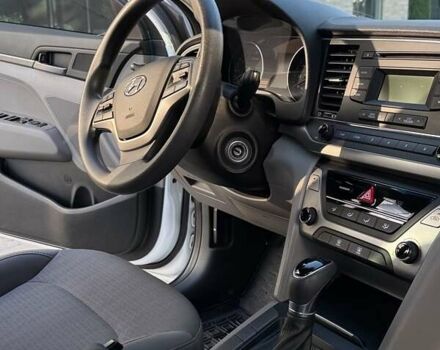 Белый Хендай Элантра, объемом двигателя 2 л и пробегом 76 тыс. км за 12800 $, фото 3 на Automoto.ua