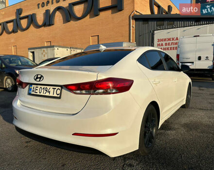 Белый Хендай Элантра, объемом двигателя 2 л и пробегом 180 тыс. км за 8900 $, фото 27 на Automoto.ua