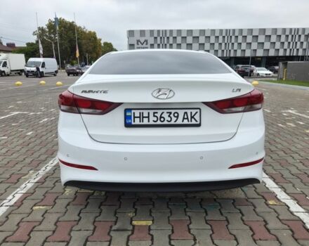 Белый Хендай Элантра, объемом двигателя 1.6 л и пробегом 195 тыс. км за 10500 $, фото 7 на Automoto.ua