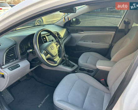 Белый Хендай Элантра, объемом двигателя 2 л и пробегом 180 тыс. км за 8900 $, фото 22 на Automoto.ua