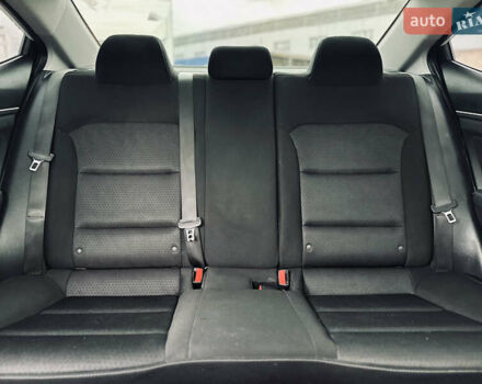 Белый Хендай Элантра, объемом двигателя 2 л и пробегом 254 тыс. км за 10400 $, фото 26 на Automoto.ua