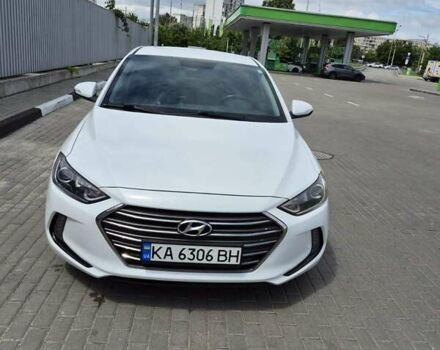 Белый Хендай Элантра, объемом двигателя 2 л и пробегом 80 тыс. км за 12800 $, фото 1 на Automoto.ua