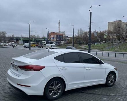 Белый Хендай Элантра, объемом двигателя 2 л и пробегом 112 тыс. км за 11800 $, фото 3 на Automoto.ua
