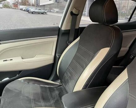 Белый Хендай Элантра, объемом двигателя 2 л и пробегом 112 тыс. км за 11800 $, фото 9 на Automoto.ua
