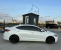 Белый Хендай Элантра, объемом двигателя 2 л и пробегом 200 тыс. км за 7400 $, фото 5 на Automoto.ua