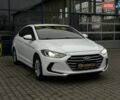 Белый Хендай Элантра, объемом двигателя 1.59 л и пробегом 220 тыс. км за 11800 $, фото 1 на Automoto.ua