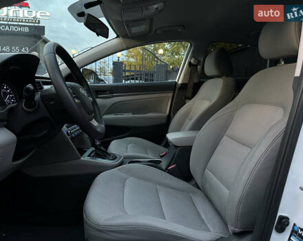 Хендай Элантра 2016 в Николаеве на Automoto.ua Белый Хендай Элантра, объемом двигателя 1.4 л и пробегом 160 тыс. км за 10999 $, фото 11 на Automoto.ua