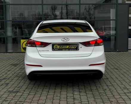 Білий Хендай Елантра, об'ємом двигуна 1.6 л та пробігом 220 тис. км за 11800 $, фото 5 на Automoto.ua